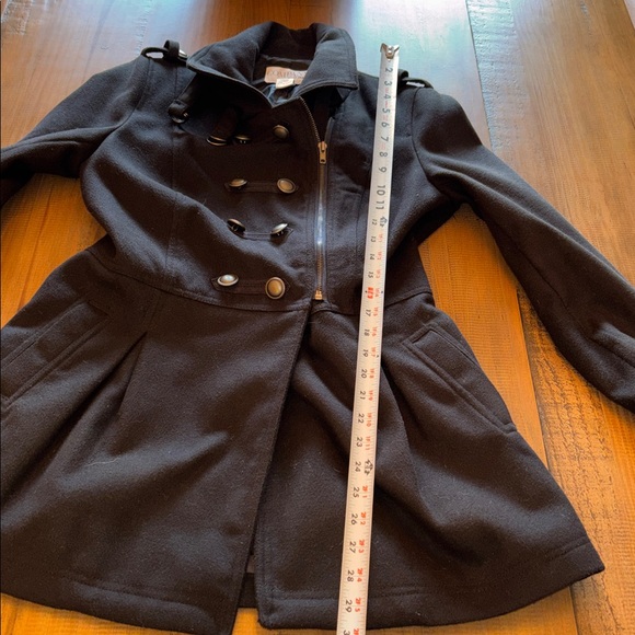 Ellen Tracy Black dark navy Trench Coat feminine military style medium EUC! - Picture 9 of 11